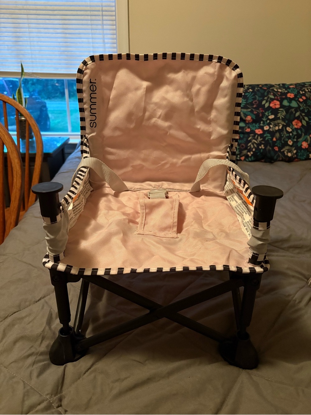 Pop up high chair for babies and toddlers - Picture 2 of 10